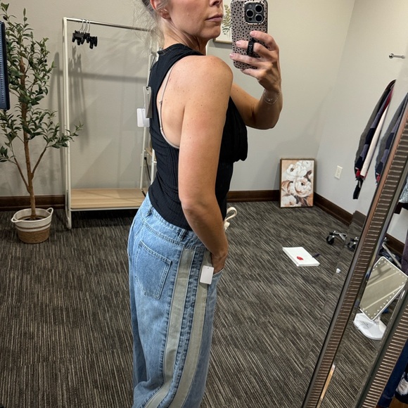 NWT Black Draped V-Neck Sleeveless Top - Picture 3 of 5